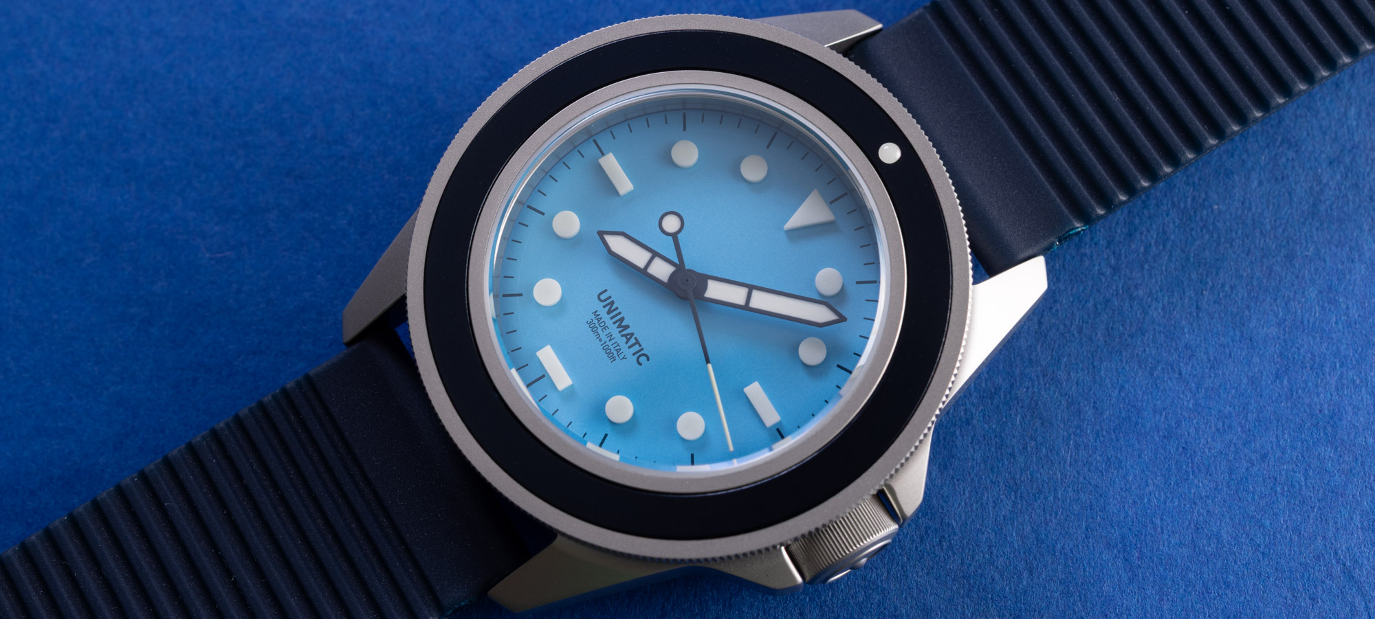 Hands-On: Limited-Edition UNIMATIC Modello Uno UT1-IPN Tool Watch Celebrates Swimming Pool Summers