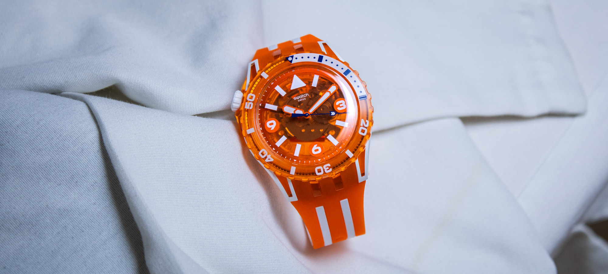 Swatch SCUBAQUA Review: A Colorful Jellyfish-Inspired Dive Watch For Summer