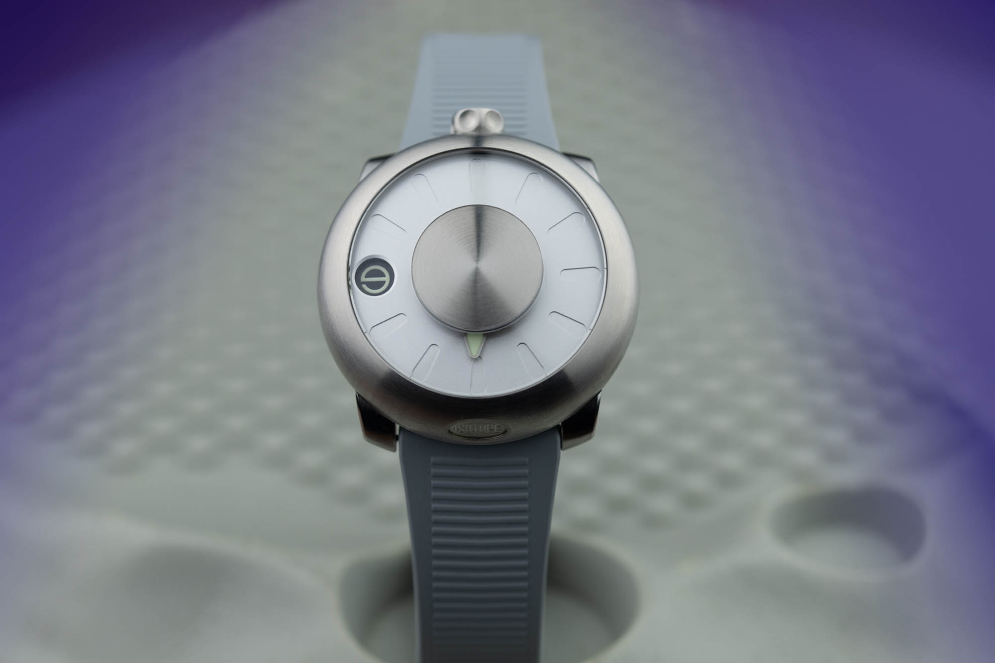 Review: the Isotope OVNI Jumping Hour Founders Edition